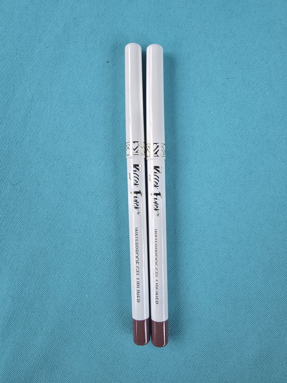 💚 Kiss Forever Waterproof Gel Lip Liner - Pink Coral Nude - Picture 2 of 3